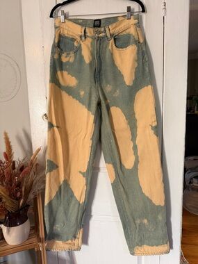 BDG High-Rise Baggy Jeans — Olive Green & Tan